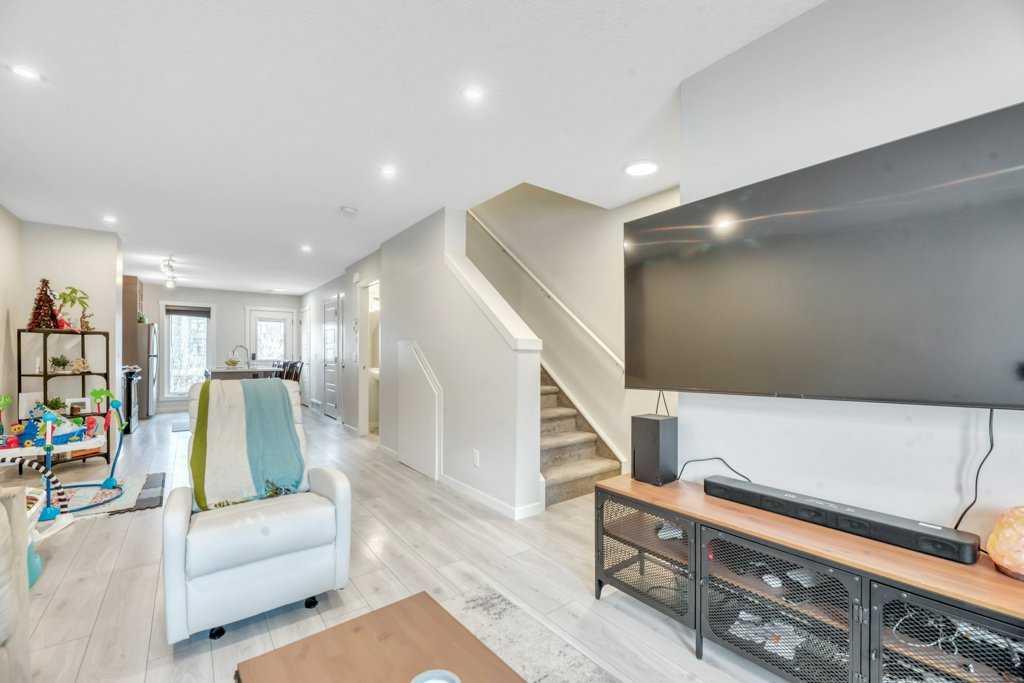 Picture for 413, 338 Seton Circle SE