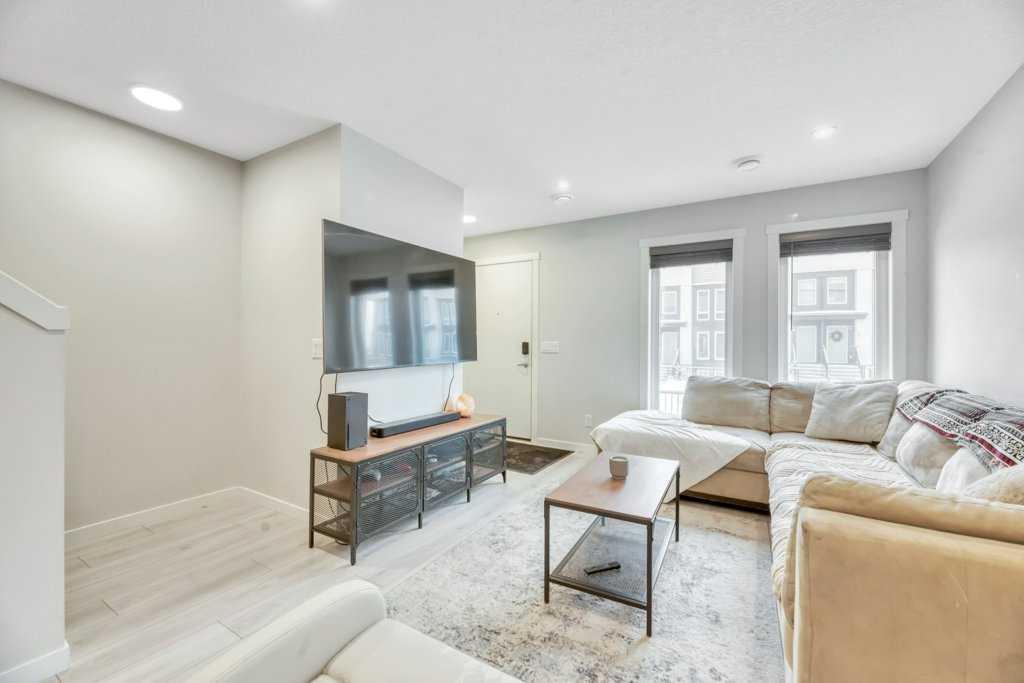 Picture for 413, 338 Seton Circle SE