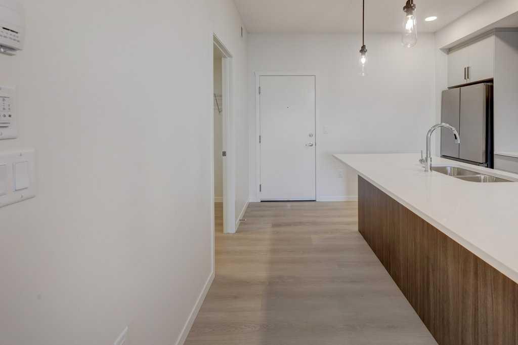 Picture for 409, 245 Edith Place NW