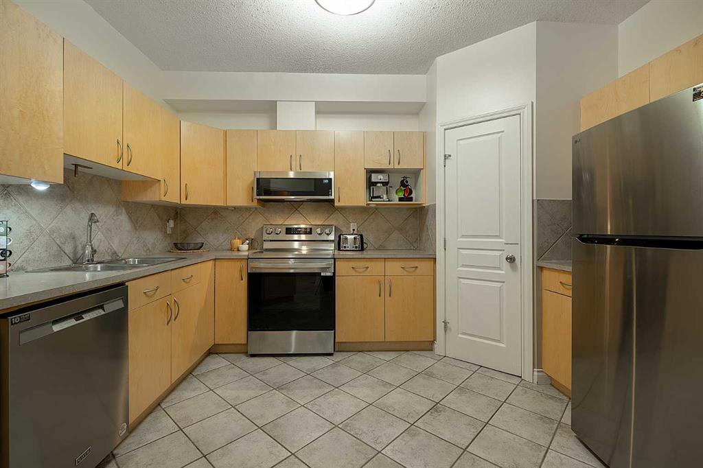 Picture for 202, 138 18 Avenue SE