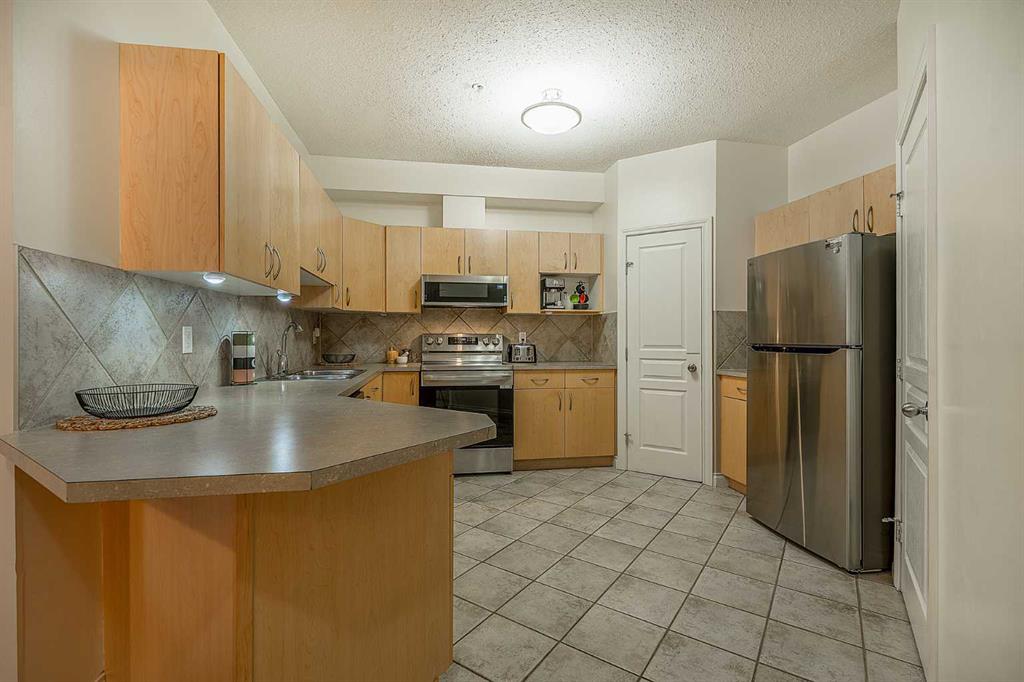 Picture for 202, 138 18 Avenue SE