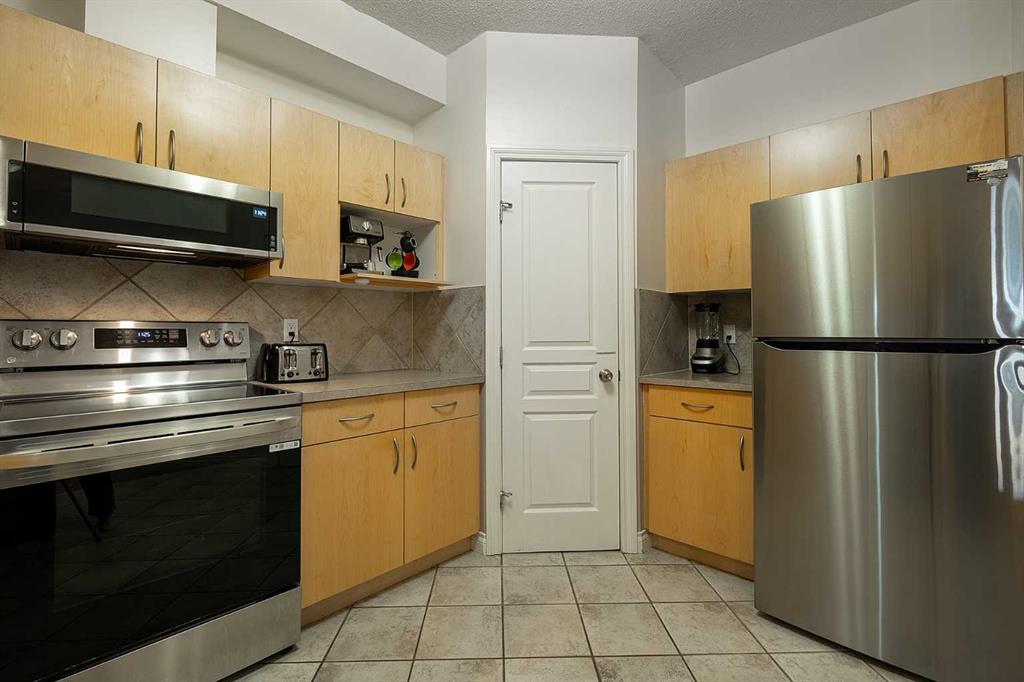 Picture for 202, 138 18 Avenue SE