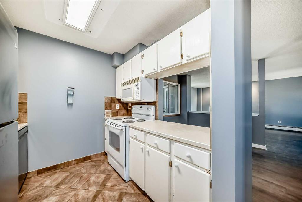 Picture for 324, 860 Midridge Drive SE