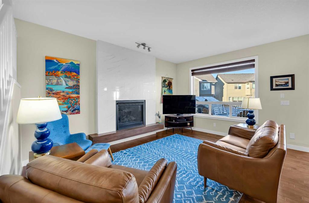 Picture for 35 Cougar Ridge Place SW