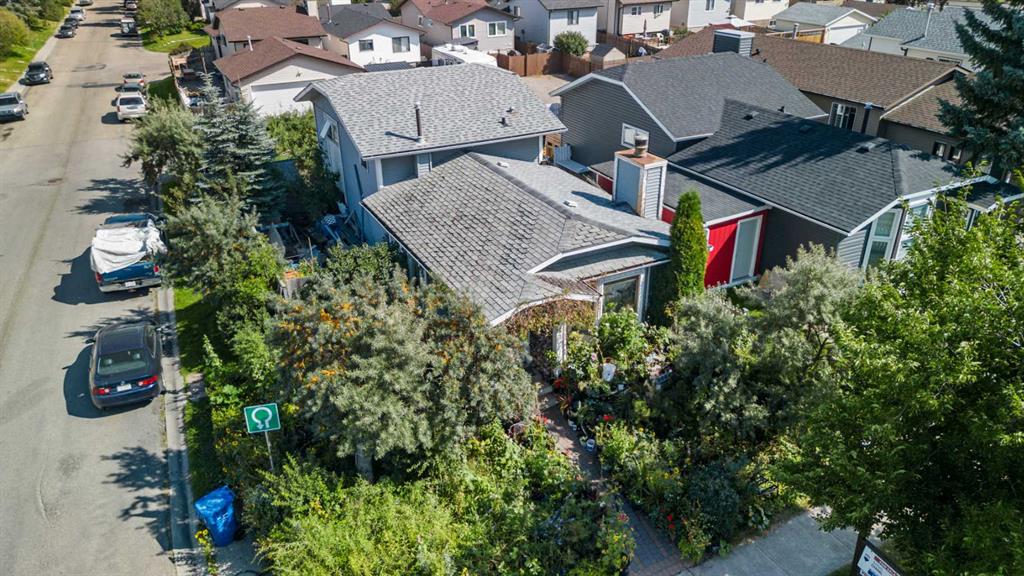 Picture for 16 Tararidge Drive NE