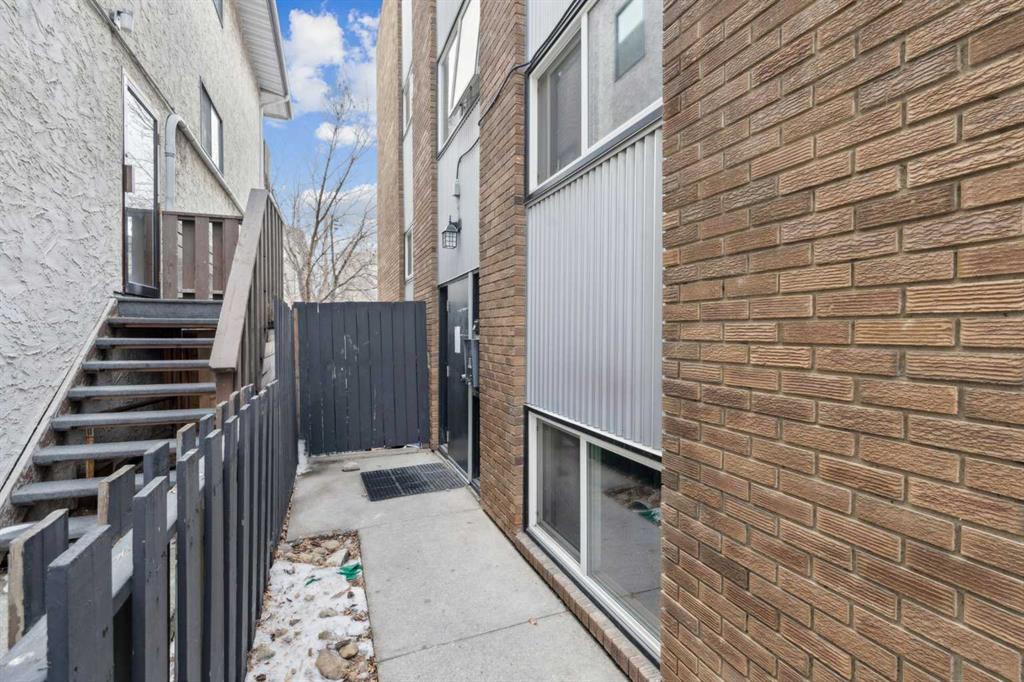 Picture for 202, 1625 11 Avenue SW