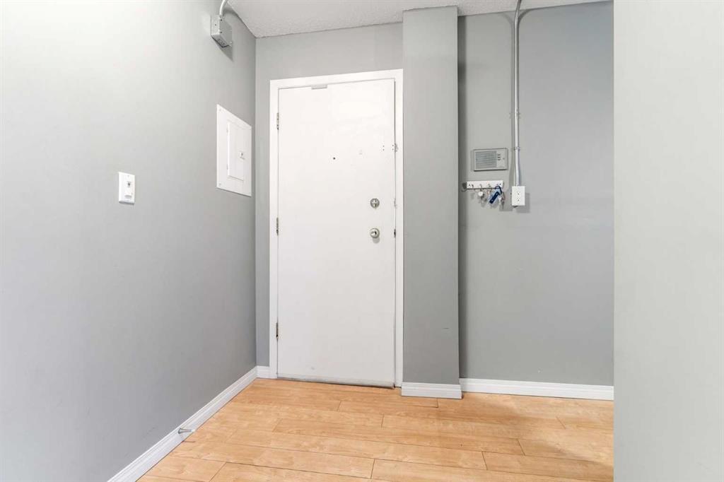 Picture for 202, 1625 11 Avenue SW