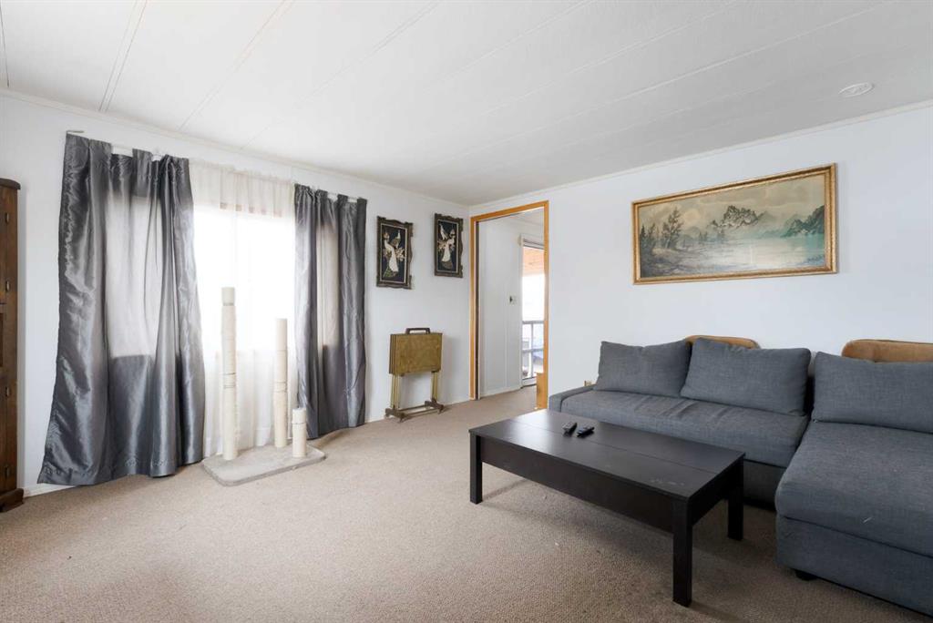 Picture for 302, 6220 17 Avenue SE