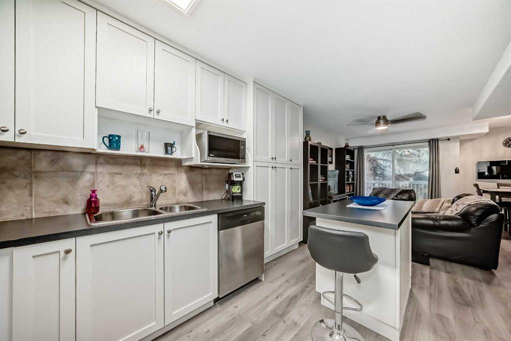 Picture for 33, 3800 Fonda Way SE