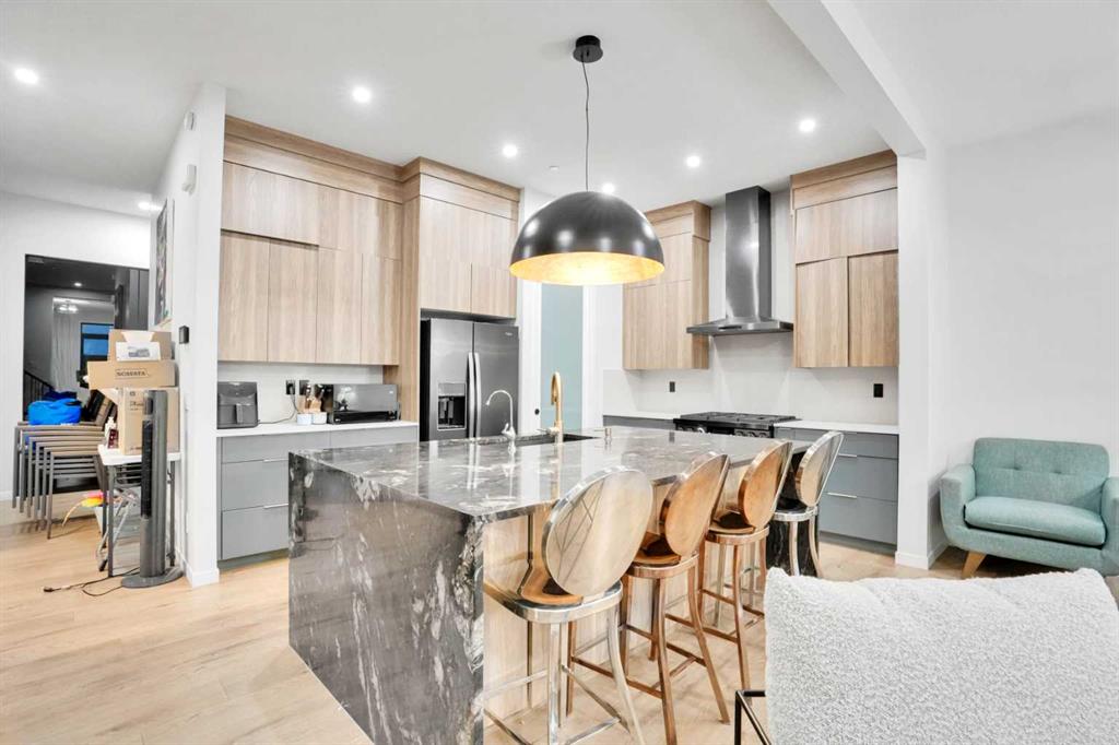 Picture for 54 Calhoun Crescent NE