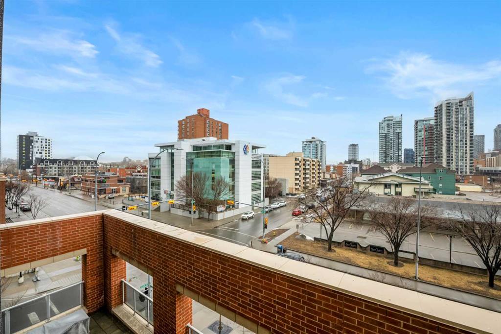 Picture for 305, 1320 1 Street SE