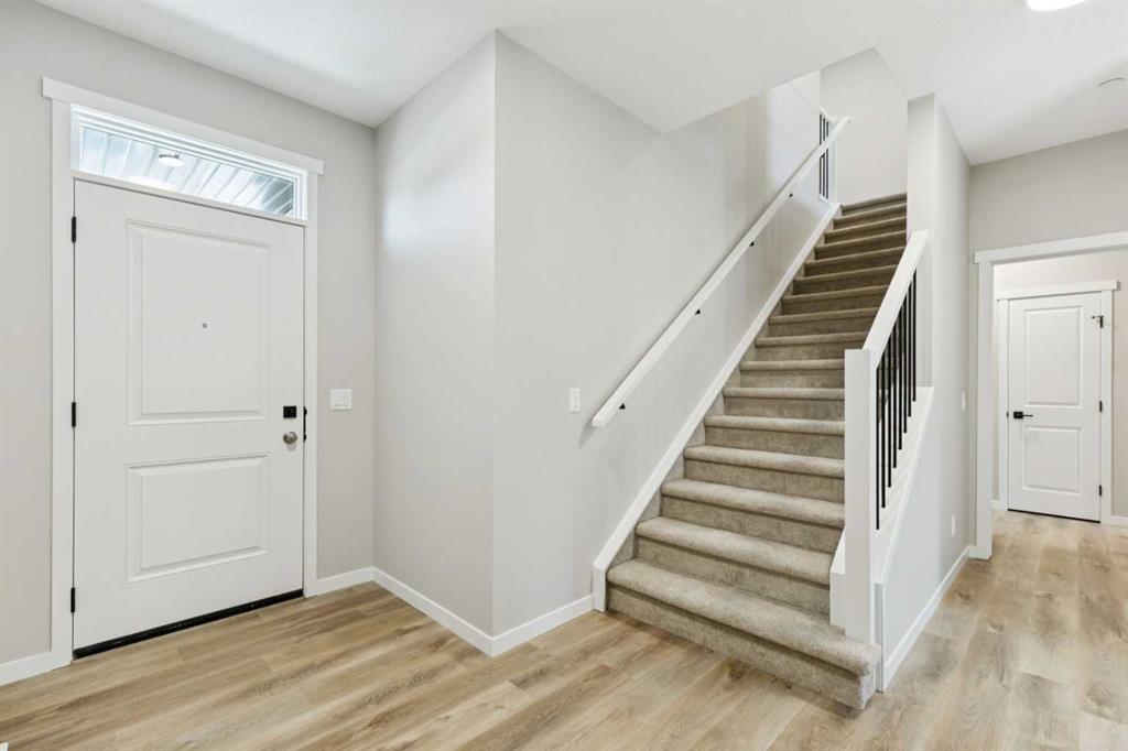 Picture for 302 Hotchkiss Common SE