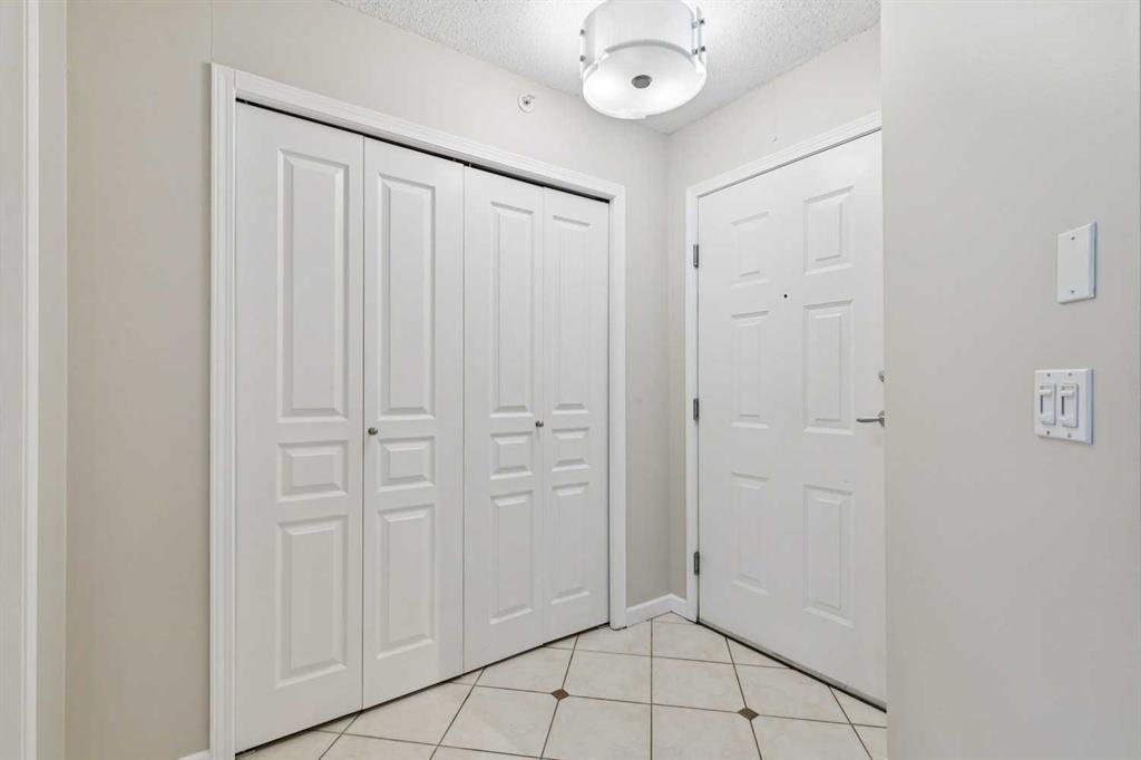 Picture for 307, 25 Richard Place SW