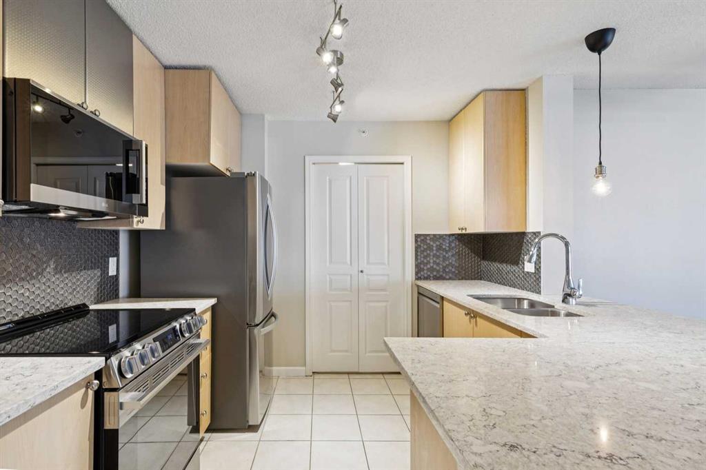 Picture for 307, 25 Richard Place SW