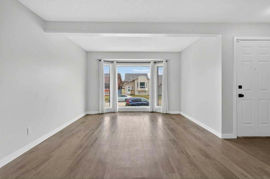 Picture for 35 Martinview Crescent NE