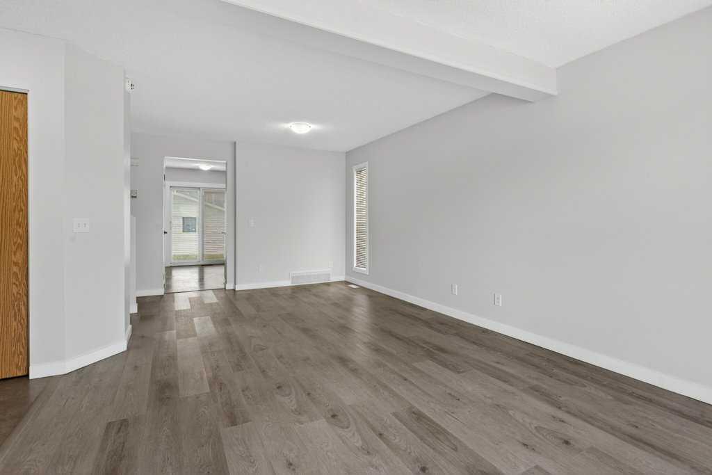 Picture for 35 Martinview Crescent NE