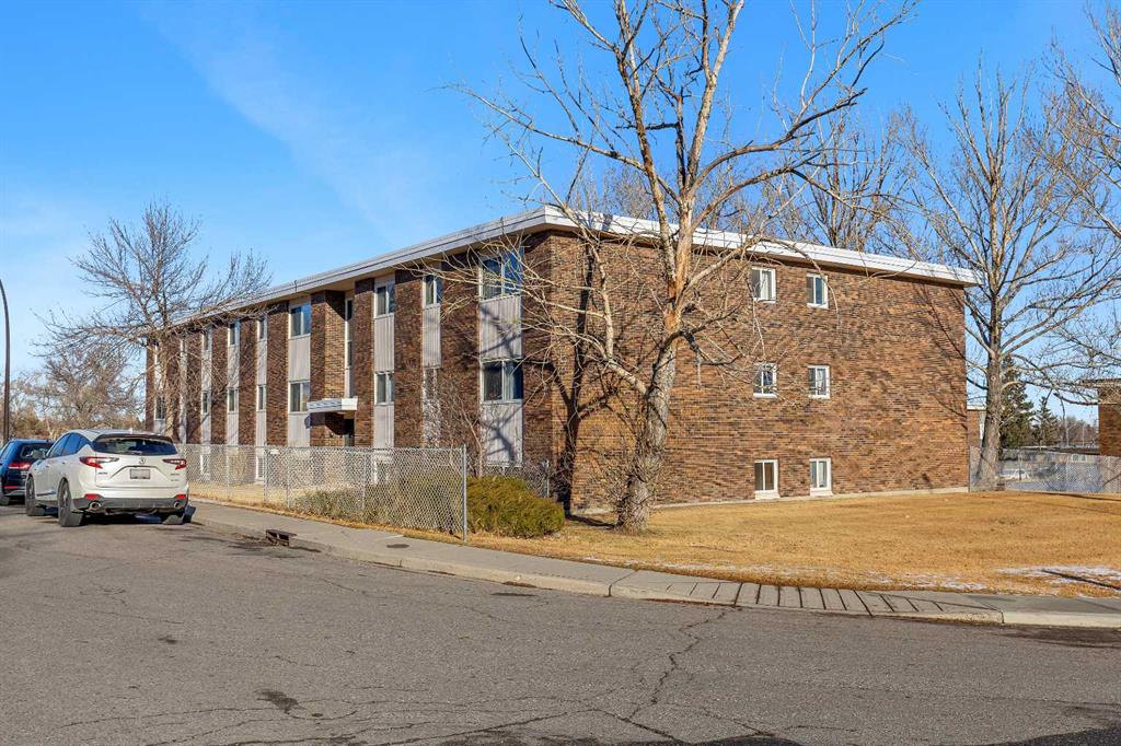 Picture for 301, 6464 Travois Crescent NW