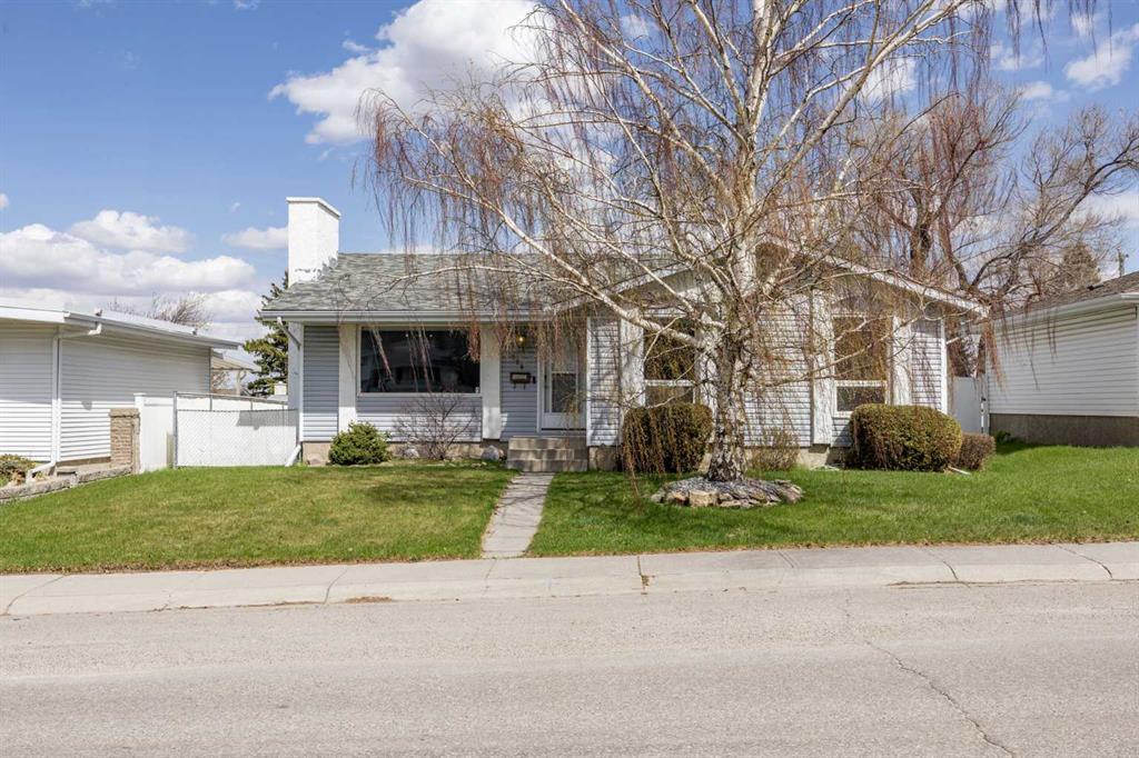 Picture for 7720 Hunterquay Road NW