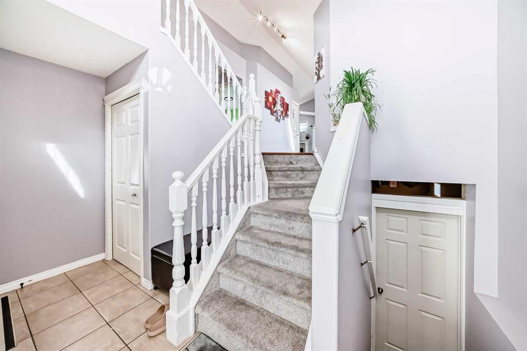 Picture for 44 Canoe Square SW