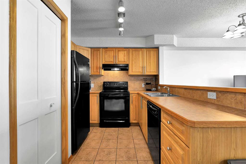 Picture for 218, 92 Saddletree Court NE