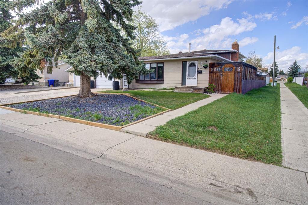 Picture for 664 49 Avenue W