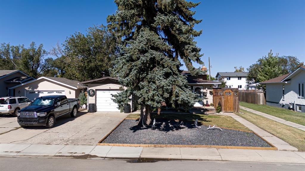 Picture for 664 49 Avenue W