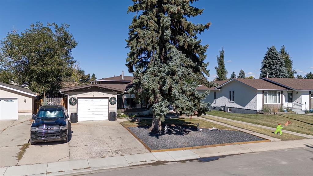 Picture for 664 49 Avenue W