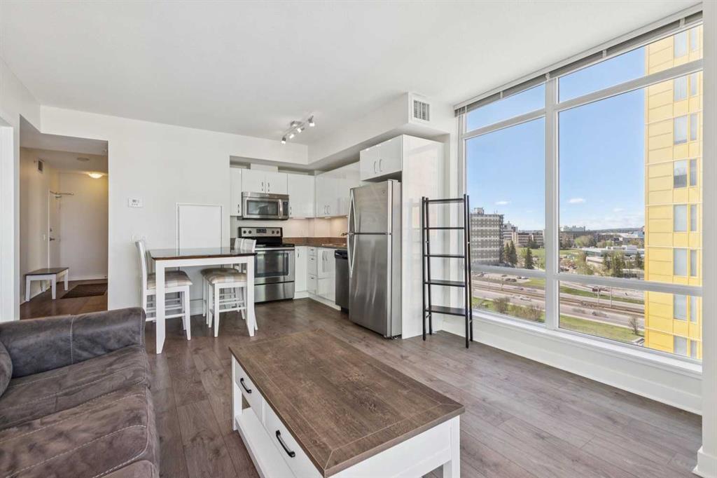 Picture for 1007, 10 Brentwood Common NW