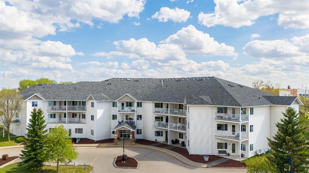 Picture for 215, 3 Parklane Way 