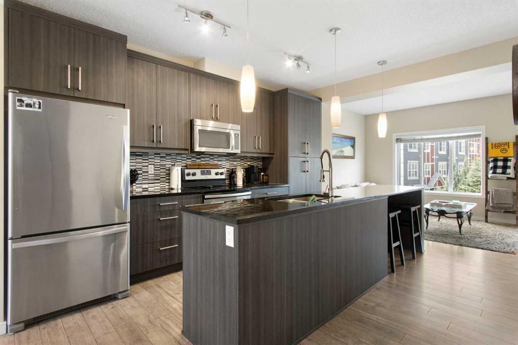 Picture for 215 Marquis Lane SE