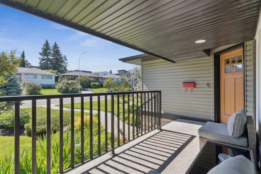 Picture for 2404 29 Avenue SW