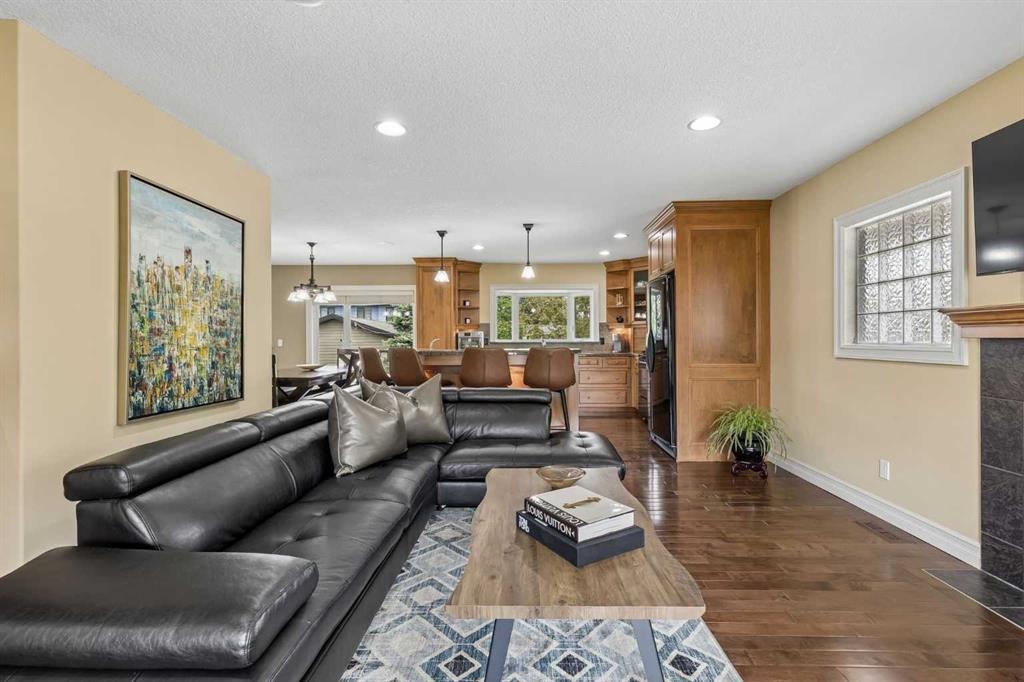 Picture for 2404 29 Avenue SW