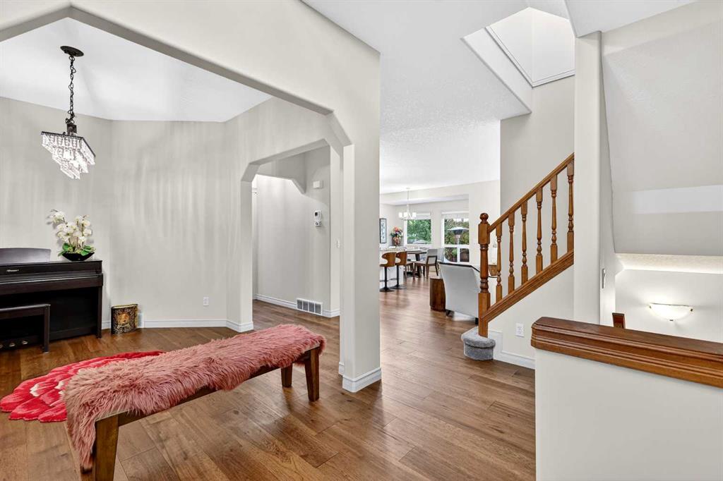 Picture for 13 Cougar Ridge Circle SW