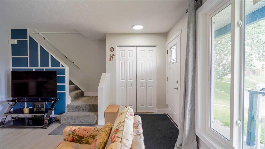 Picture for 164 Castlegreen Close NE