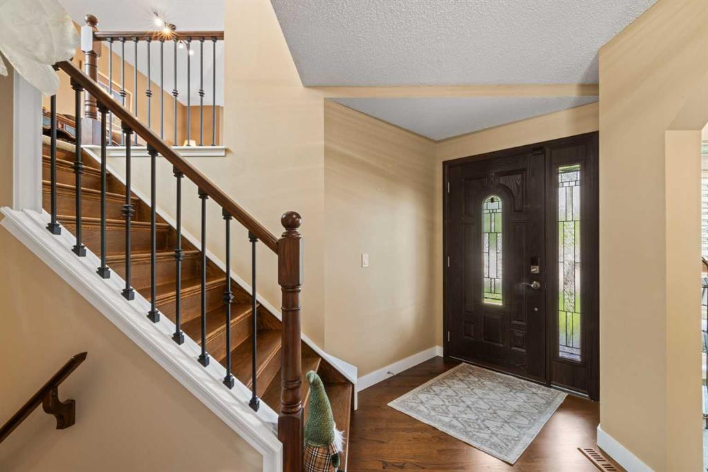 Picture for 217 Douglas Glen Close SE
