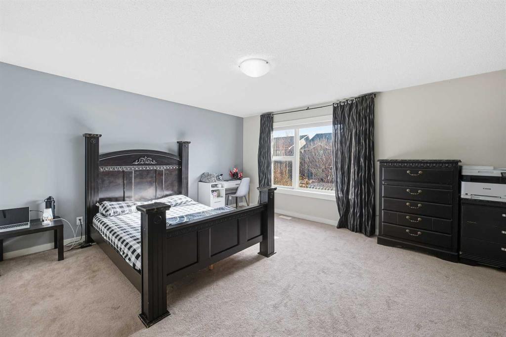 Picture for 217 coopers Grove SW https://www.cirrealty.ca/reb/creb/01/A2267001_26.jpg