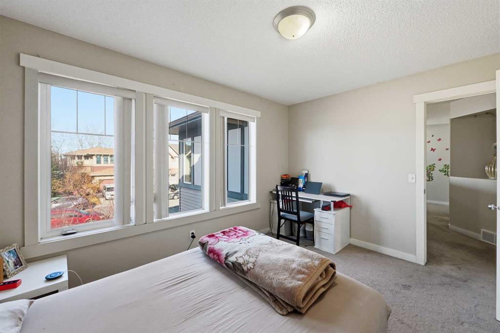 Picture for 217 coopers Grove SW https://www.cirrealty.ca/reb/creb/01/A2267001_29.jpg