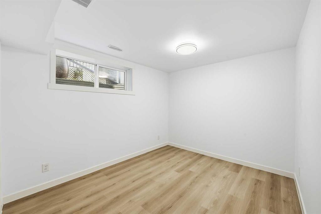 Picture for 217 coopers Grove SW https://www.cirrealty.ca/reb/creb/01/A2267001_37.jpg