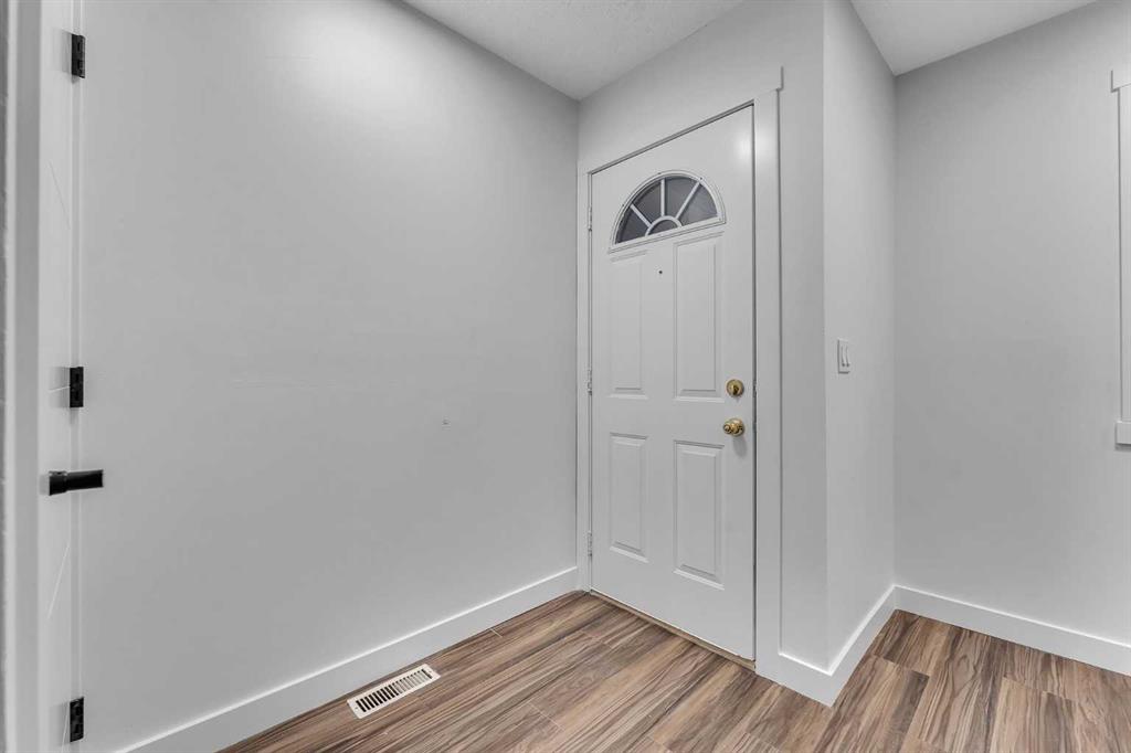 Picture for 429 Georgian Villas NE