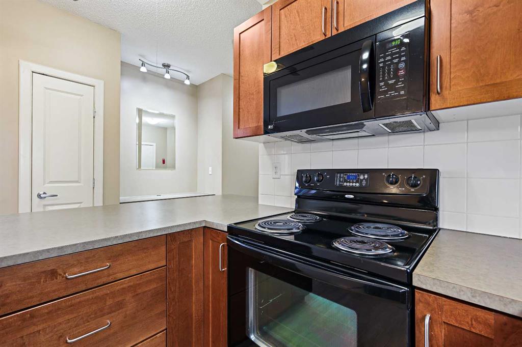 Picture for 411, 162 Country Village Circle NE