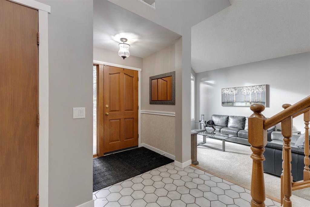 Picture for 139 Wood Valley Rise SW