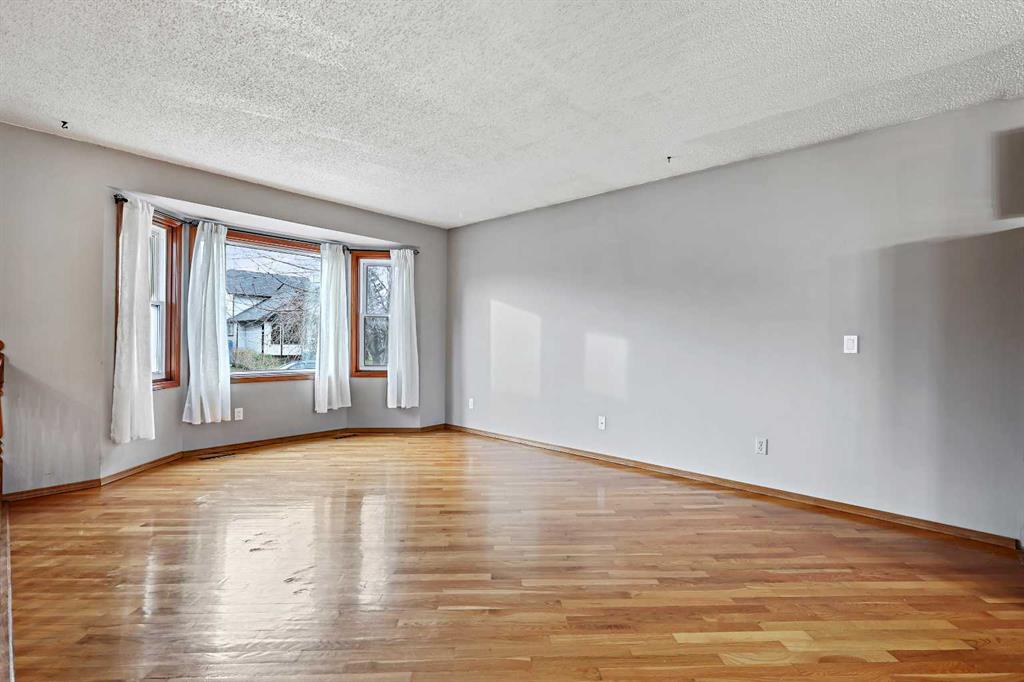 Picture for 128 Ventura Way NE