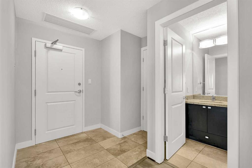 Picture for 2207, 77 Spruce Place SW