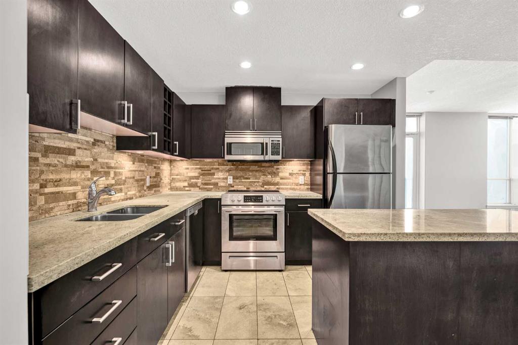 Picture for 2207, 77 Spruce Place SW