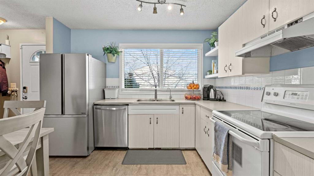 Picture for 92, 6100 4 Avenue NE