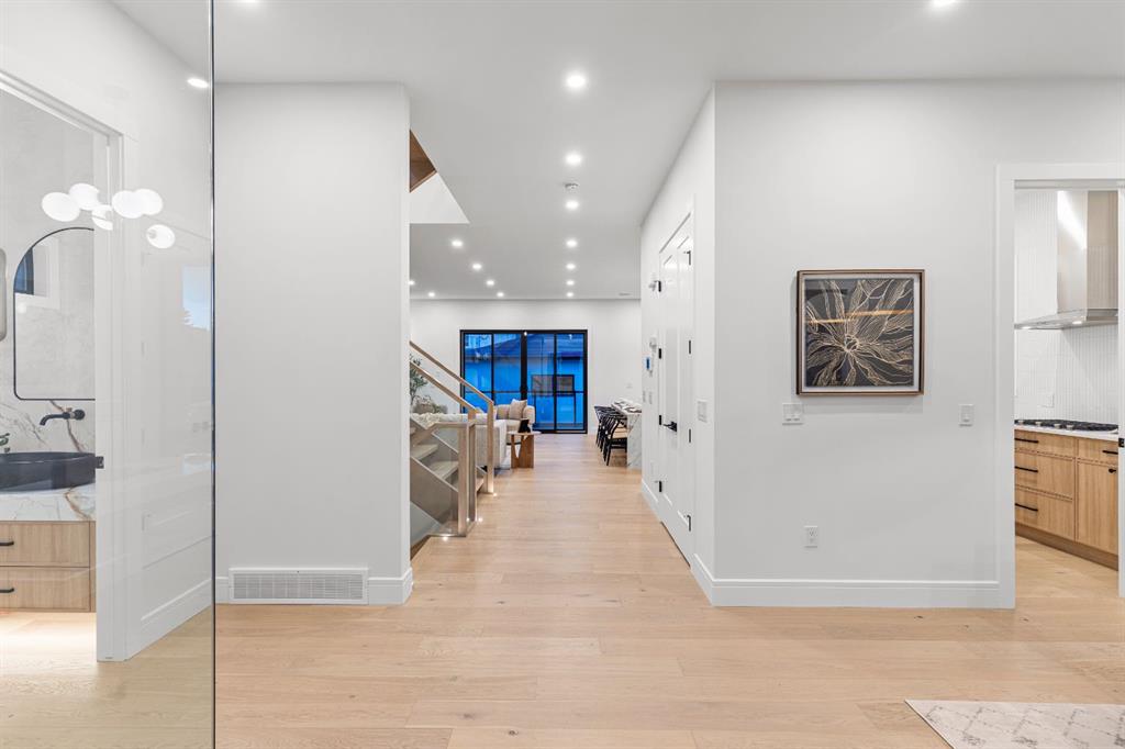 Picture for 430 21 Avenue NE