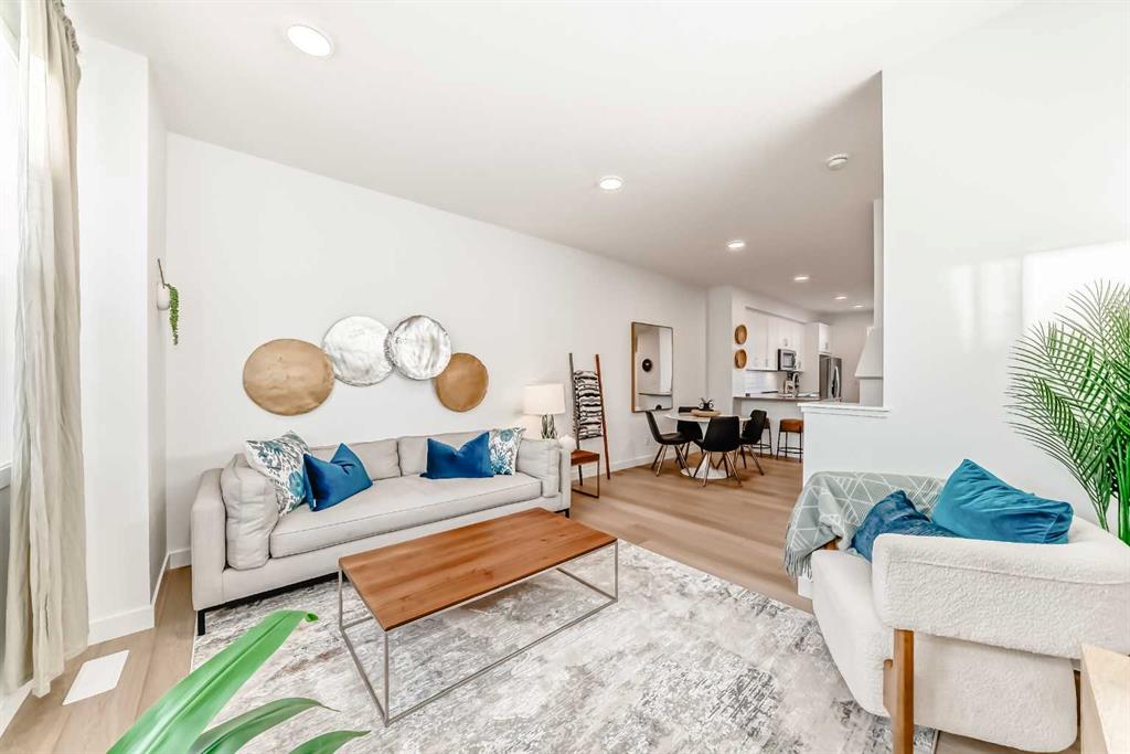 Picture for 304, 437 Alpine Avenue SW