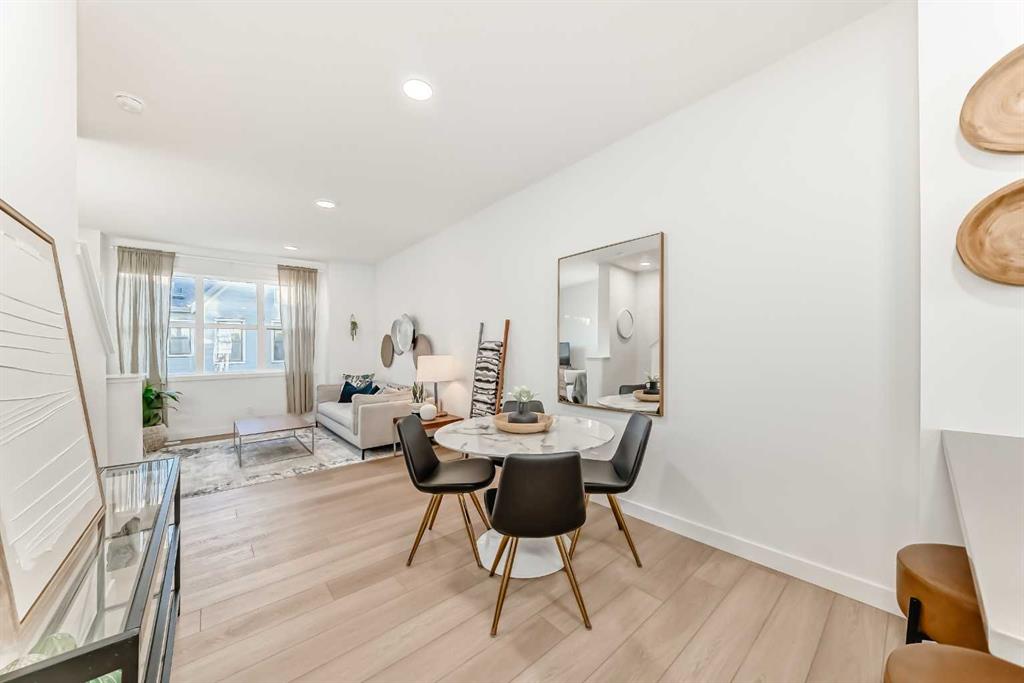 Picture for 304, 437 Alpine Avenue SW