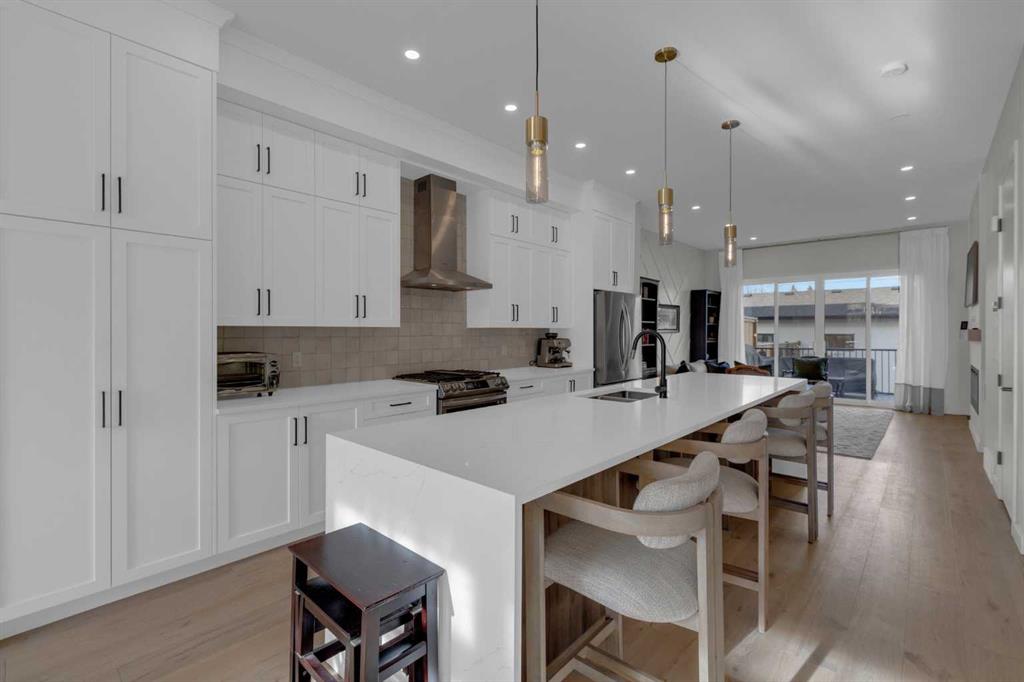 Picture for 7712 36 Avenue NW