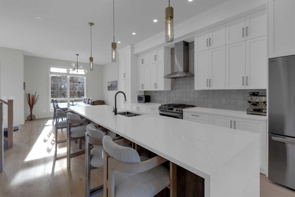 Picture for 7712 36 Avenue NW